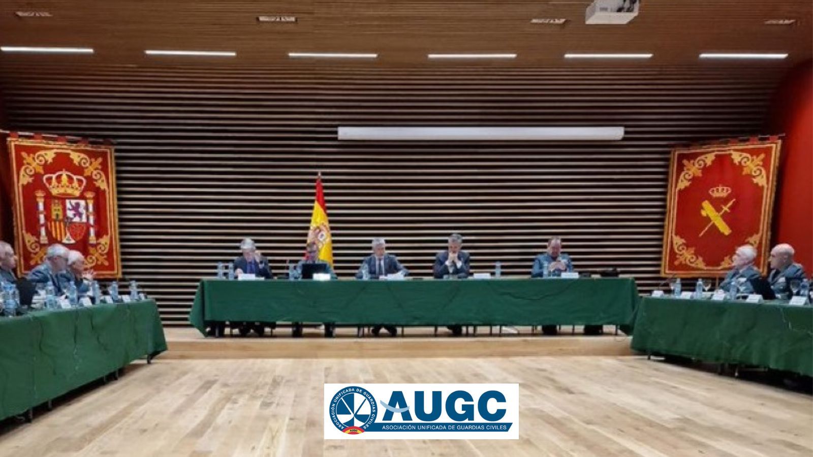 AUGC Guardia Civil 🇪🇸 on X: Tener que sujetar el techo del