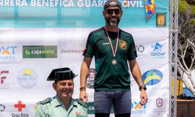  Santiago Jesús Medina, ganador en la Carrera Benéfica Guardia Civil 5K de Tenerife.
