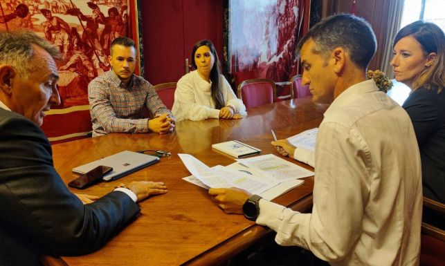 Jacobo Barchín, AUGC y Enrique Santiago en el Congreso.