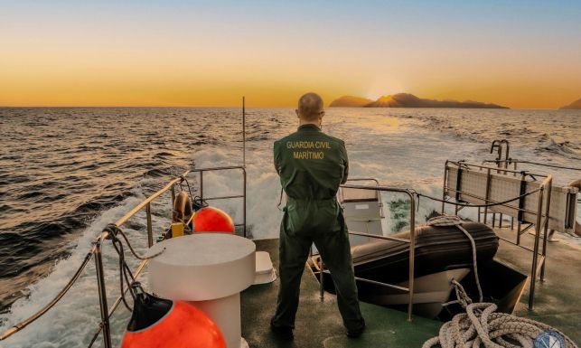 'Vigilando nuestros mares' | Autor: Juan Antonio Martín Márquez.