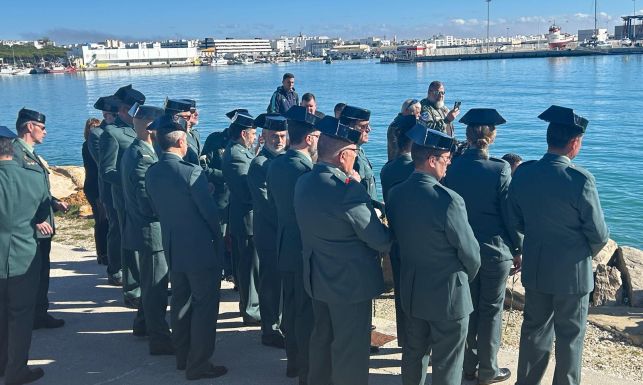 Guardias civiles en el homenaje en Barbate a los guardias civiles asesinados.